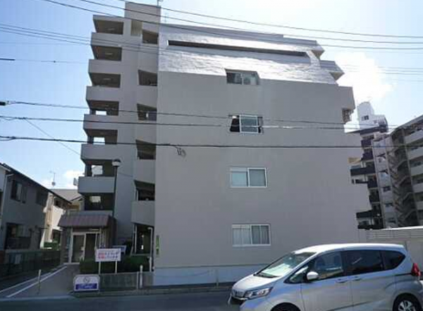 広島市南区上東雲町、マンションの外観画像です