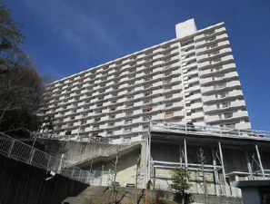 広島市東区山根町、マンションの外観画像です