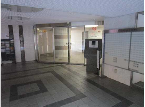 広島市東区山根町、マンションのエントランス画像です