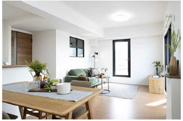 広島市中区江波南、マンションの居間画像です