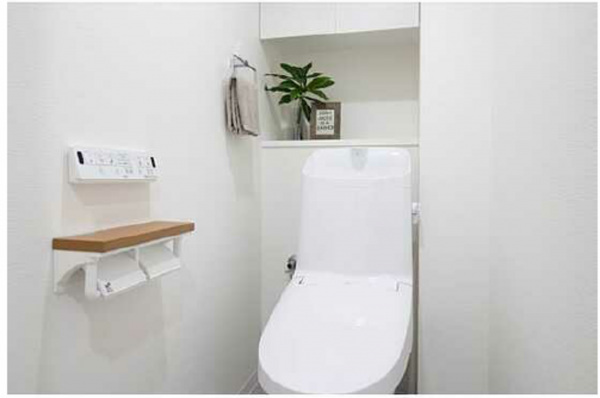 広島市中区江波南、マンションのトイレ画像です