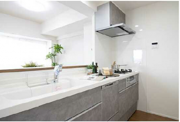 広島市中区江波南、マンションのキッチン画像です