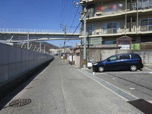 広島市東区矢賀、マンションの駐車場画像です