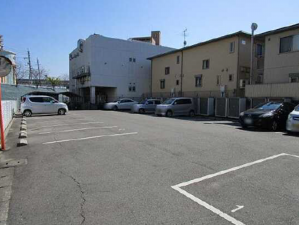 広島市東区矢賀、マンションの駐車場画像です