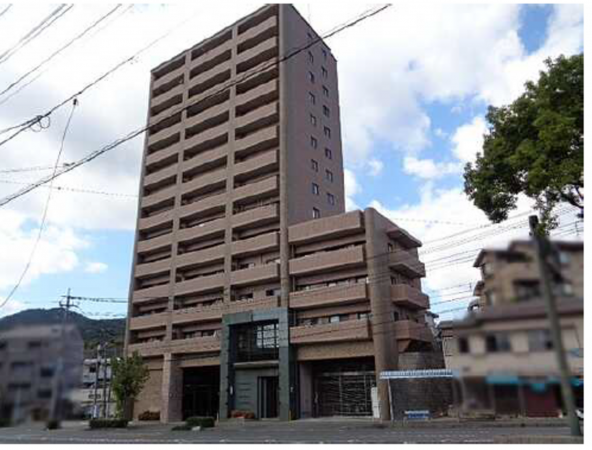 呉市東片山町、マンションの外観画像です