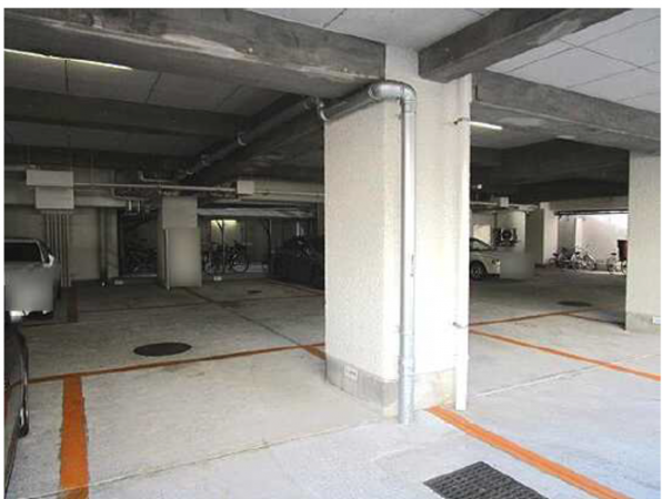 広島市東区光町、マンションの駐車場画像です