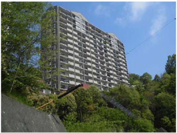 広島市西区竜王町、マンションの外観画像です