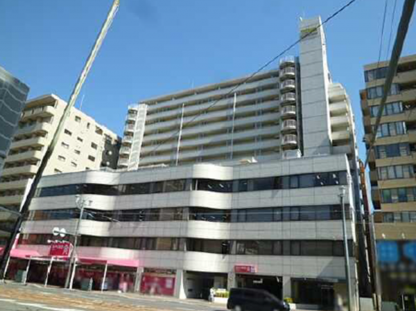 広島市中区猫屋町、マンションの外観画像です