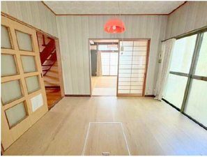 呉市焼山西、中古一戸建ての居間画像です