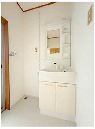 呉市焼山西、中古一戸建ての洗面画像です