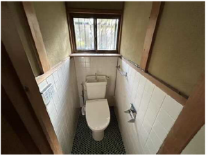 広島市西区己斐上、中古一戸建てのトイレ画像です
