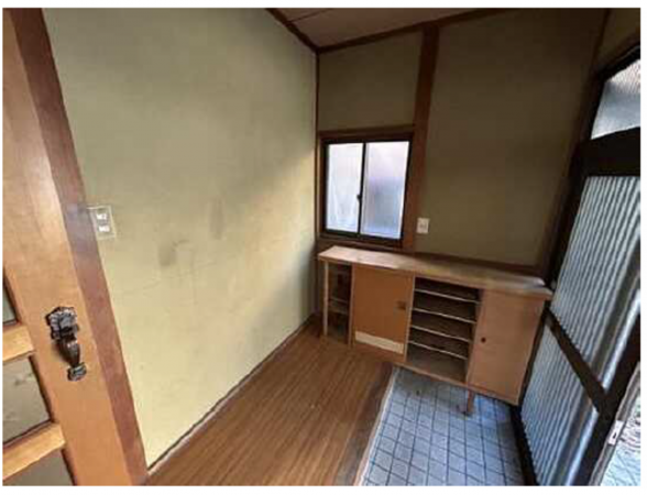 広島市西区己斐上、中古一戸建ての玄関画像です