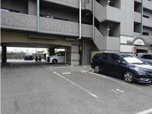 広島市南区大州、マンションの駐車場画像です