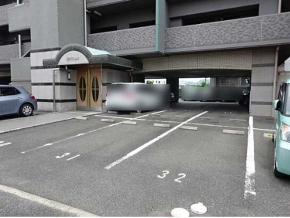広島市南区大州、マンションの駐車場画像です