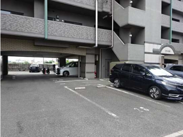 広島市南区大州、マンションの駐車場画像です