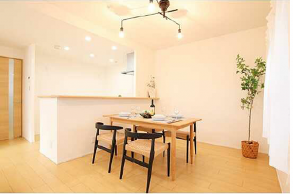 広島市西区庚午南、マンションの居間画像です