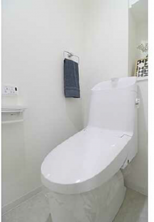 広島市西区庚午南、マンションのトイレ画像です