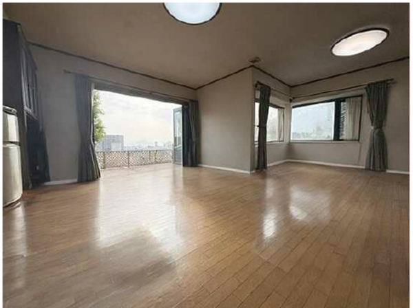 広島市西区草津梅が台、中古一戸建ての居間画像です