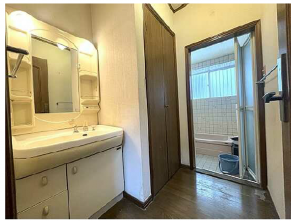 広島市東区馬木、中古一戸建ての洗面画像です