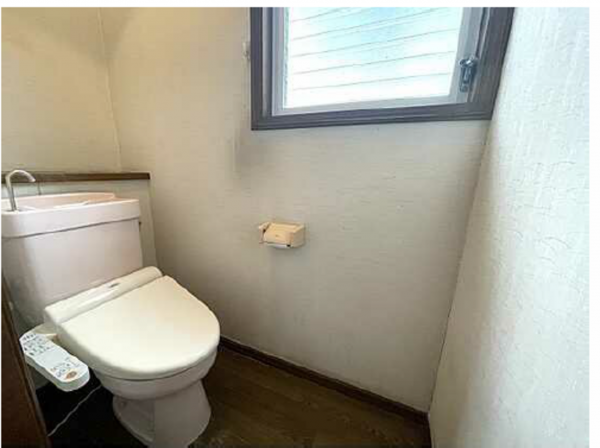 広島市東区馬木、中古一戸建てのトイレ画像です