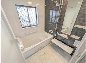 広島市南区向洋新町、中古一戸建ての風呂画像です