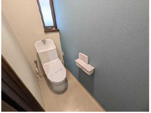 広島市南区向洋新町、中古一戸建てのトイレ画像です