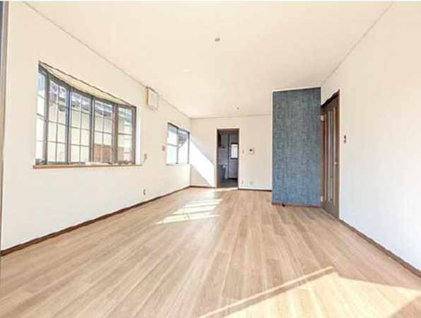 広島市南区向洋新町、中古一戸建ての居間画像です