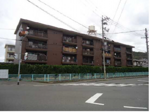 呉市焼山東、マンションの外観画像です