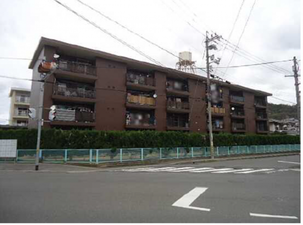 呉市焼山東、マンションの外観画像です