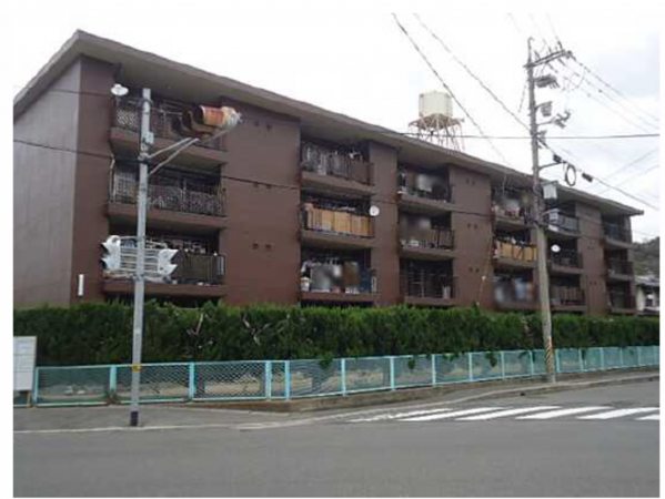 呉市焼山東、マンションの外観画像です