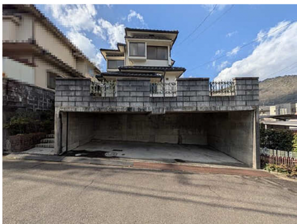 広島市東区福田、中古一戸建ての駐車場画像です