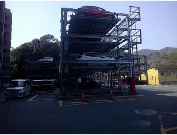 広島市西区竜王町、マンションの駐車場画像です