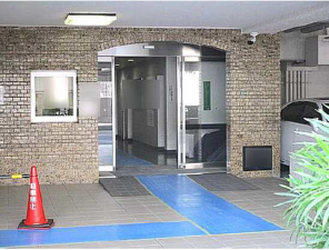 広島市東区光町、マンションのエントランス画像です