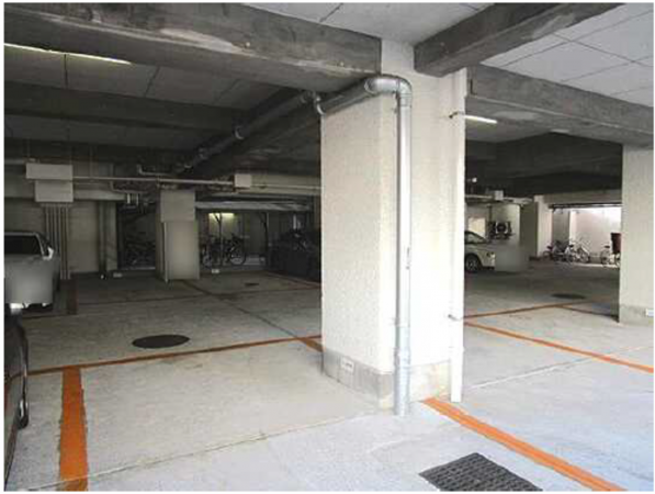 広島市東区光町、マンションの駐車場画像です