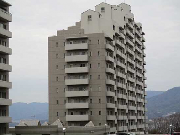 広島市西区井口台、マンションの外観画像です