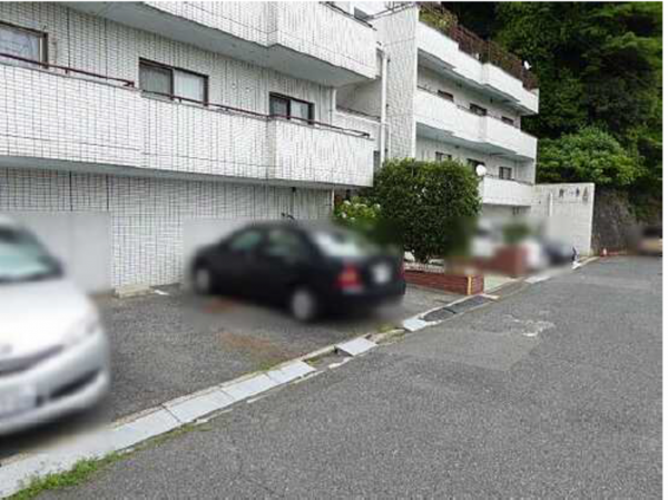 広島市東区二葉の里、マンションの駐車場画像です
