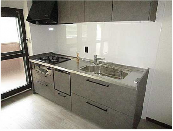 広島市東区上温品、マンションのキッチン画像です