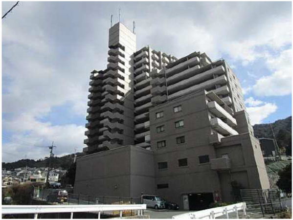 広島市東区上温品、マンションの外観画像です