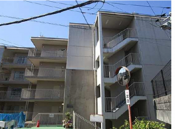 広島市東区牛田新町、マンションの外観画像です