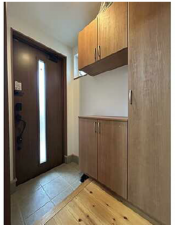 広島市南区堀越、中古一戸建ての玄関画像です