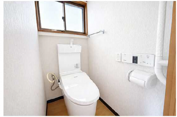 広島市東区戸坂千足、中古一戸建てのトイレ画像です