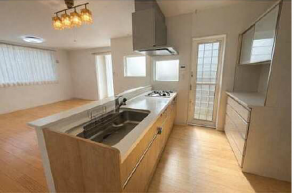 広島市西区田方、中古一戸建てのキッチン画像です