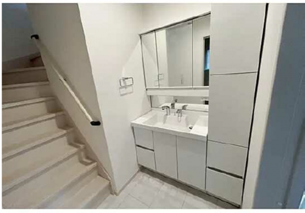 広島市東区上温品、新築一戸建ての洗面画像です