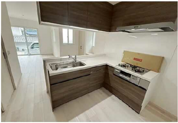 広島市東区上温品、新築一戸建てのキッチン画像です