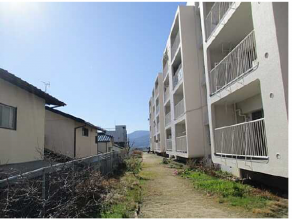 広島市西区井口鈴が台、マンションの外観画像です