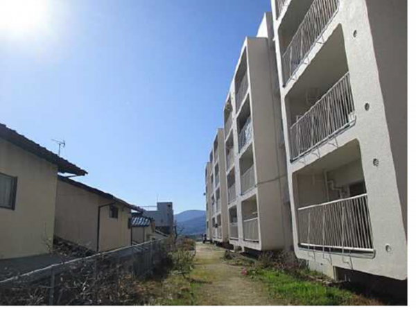 広島市西区井口鈴が台、マンションの外観画像です