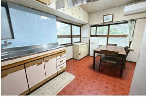 広島市西区己斐上、中古一戸建ての居間画像です