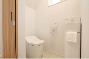 広島市西区新庄町、中古一戸建てのトイレ画像です