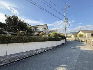 広島市東区上温品、中古一戸建ての外観画像です