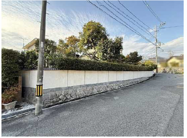 広島市東区上温品、中古一戸建ての外観画像です